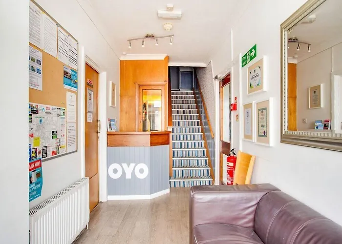 Oyo Godolphin ArmsAirport Hotel